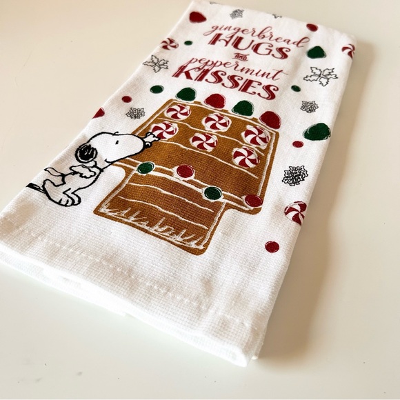 Peanuts Snoopy Gingerbread Christmas Towel Set - Picture 3 of 4